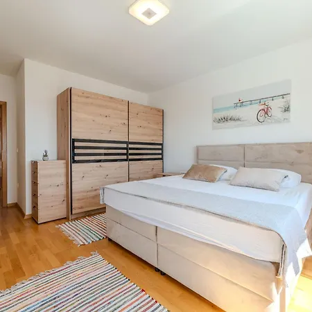 New Luxury Via Villa *